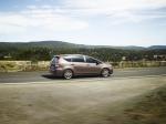 Toyota Prius v 2015 года